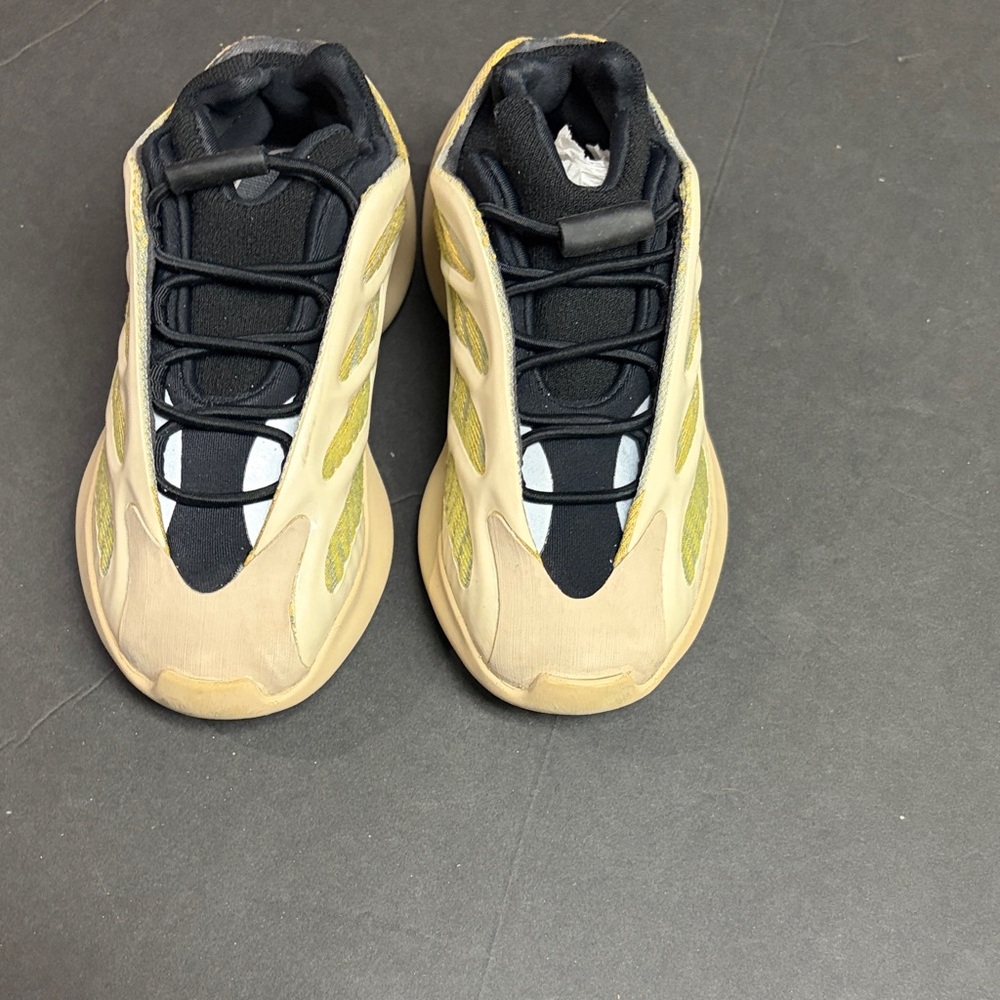 Yeezy 700 V3 Kids Yellow